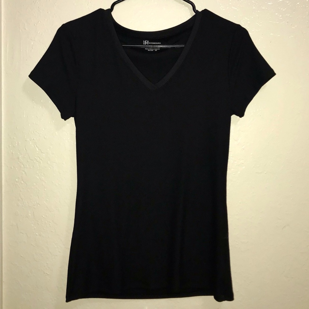 No Boundaries Black V-beck